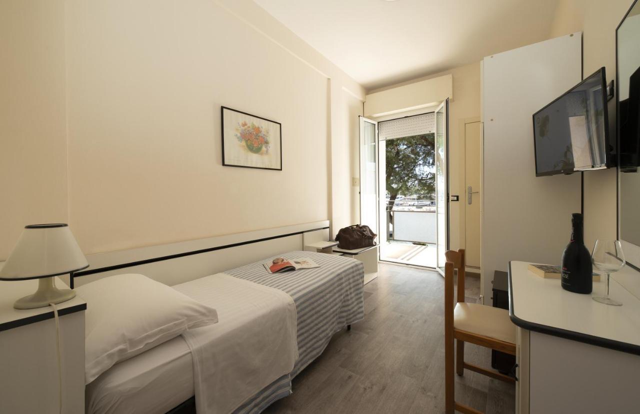 Hotel Baltic تْشيزيناتيكو المظهر الخارجي الصورة