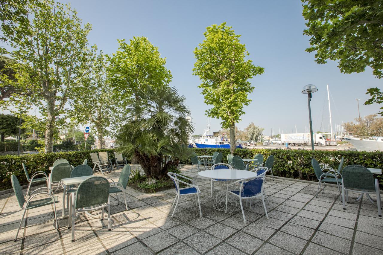 Hotel Baltic تْشيزيناتيكو المظهر الخارجي الصورة